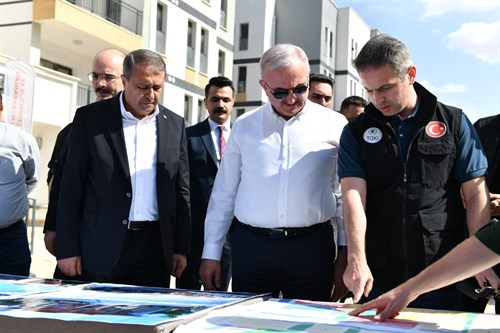 Vali Şıldak’ın Gündemi Bakan Yardımcısı Karaloğlu ile Birlikte Deprem Sonrası İyileştirme Çalışmalarıydı